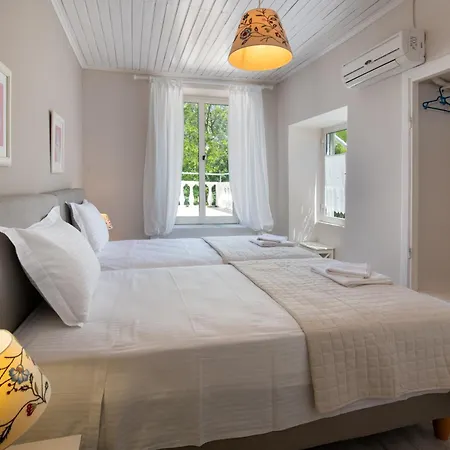 Maritsa, Magazia Villa *